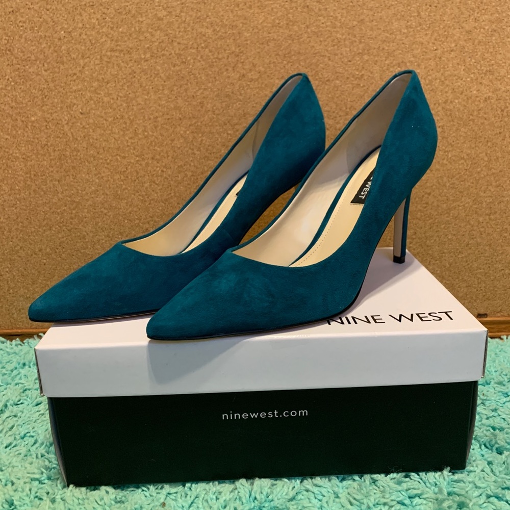 Brand New in Box Nine West Deep Green Pumps 3” Heels size 7.5 M